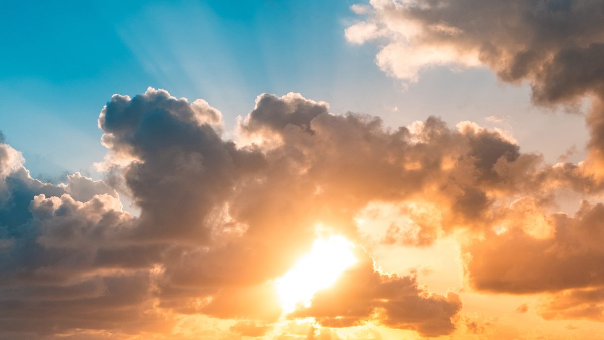 sunset sky - sun shining through clouds scenic sky  -